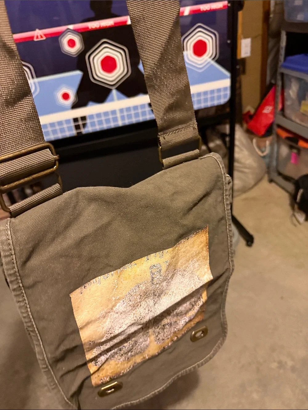 Compact Olive Green Men's Messenger Crossbody Bag with Graphic Panel
